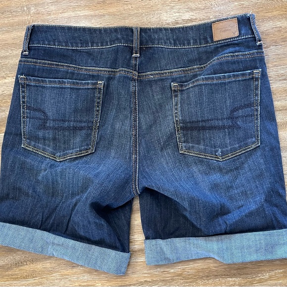American Eagle Outfitters Dark Blue Rolled Cuff Denim Shorts Bermuda Sz 14 Mid - Picture 5 of 8